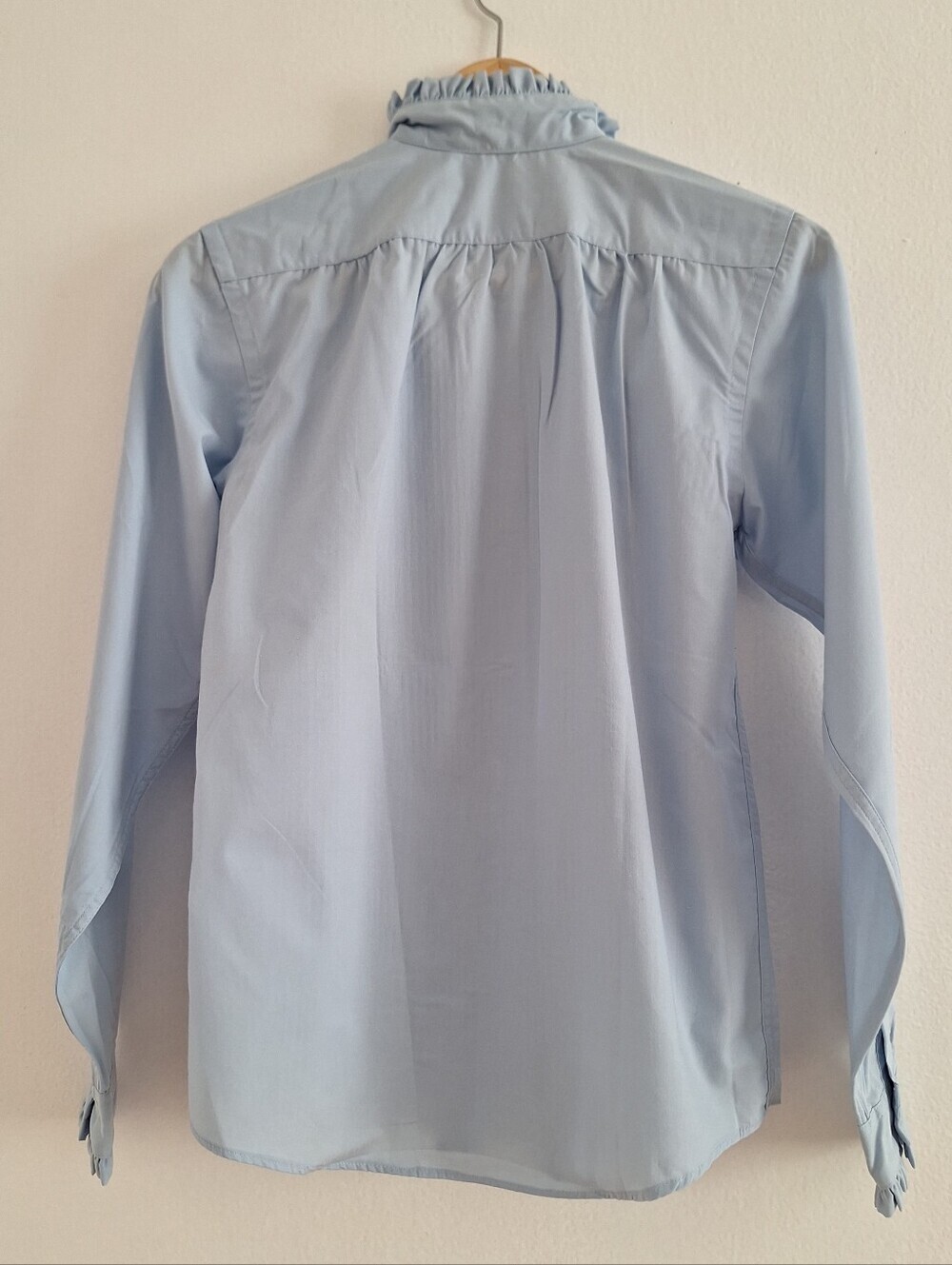 NWT Carroll Reed Light Blue Ruffle Neck Button-Down Blouse - Picture 2 of 8